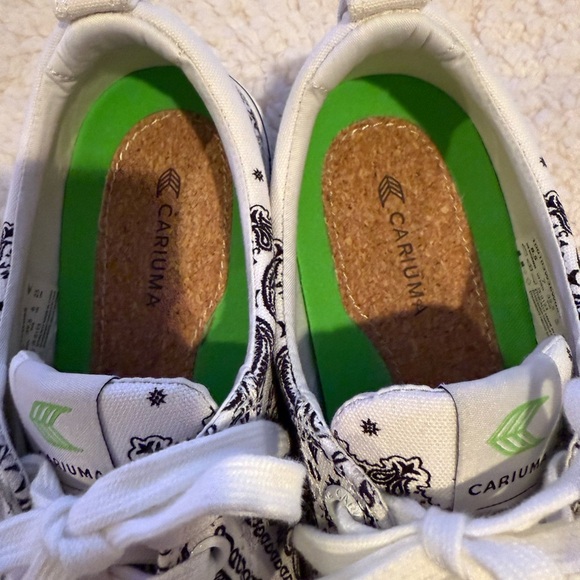 Cariuma Bandana Print Canvas Sneakers 8.5 EUC - Picture 4 of 6
